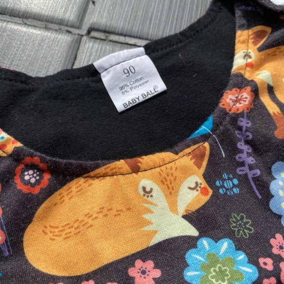 ☀️ SOLD☀️ Colorful Fall Fox garden jumpsuit. - Picture 4 of 6